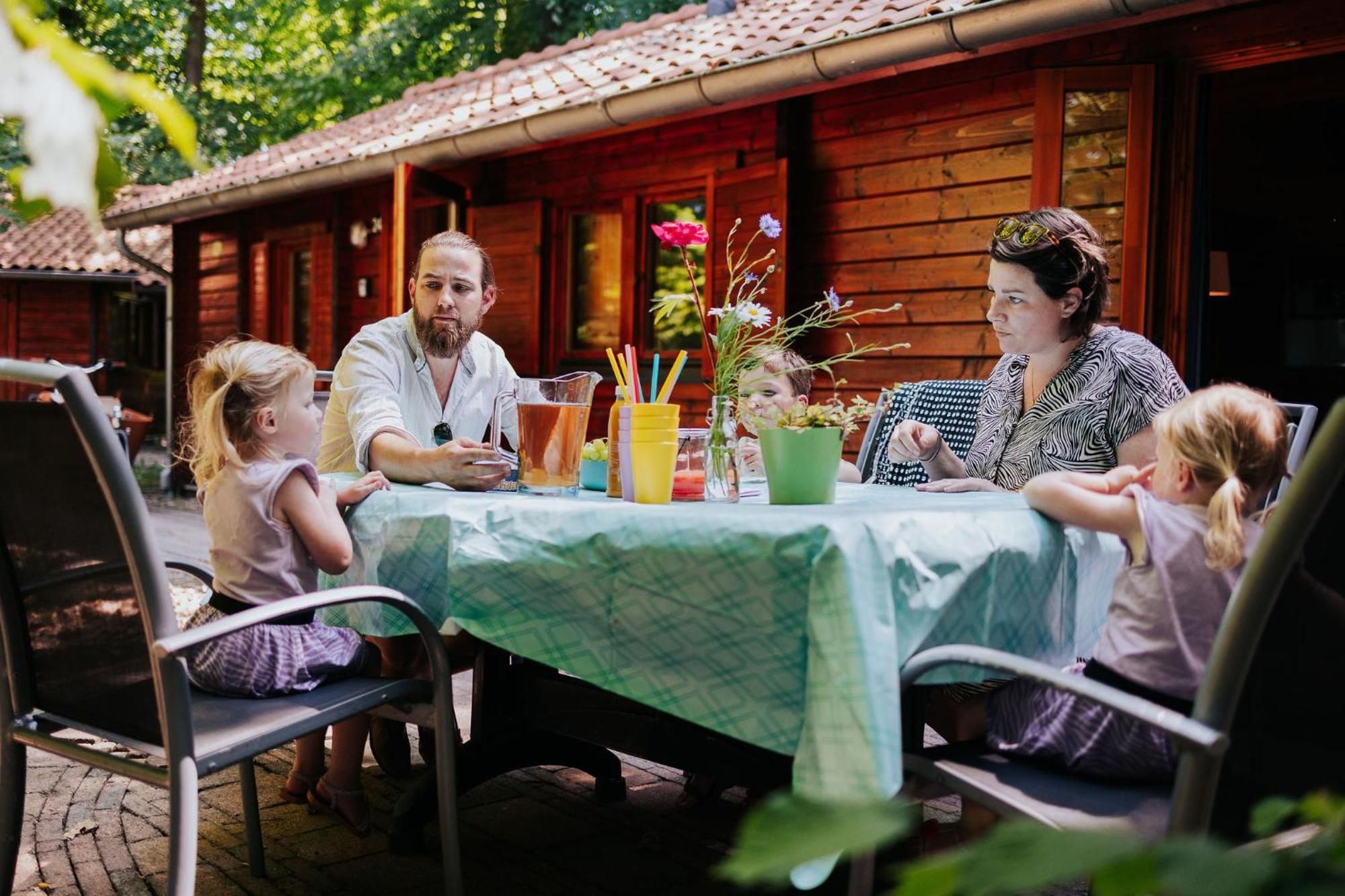 Sfeervolle Blokhut Met Fijne Buitenruimte @ Veluwe Epe Bagian luar foto