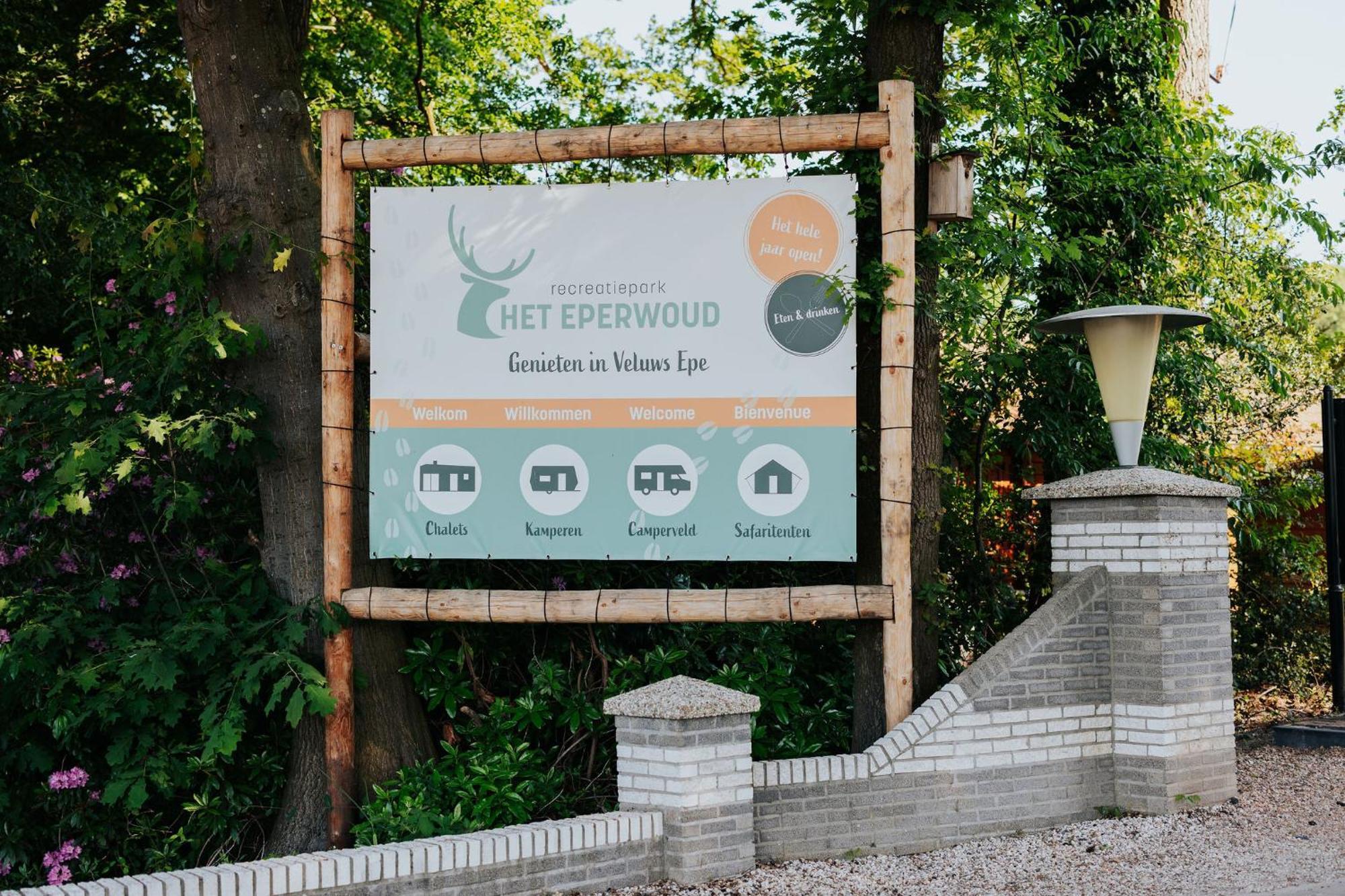 Sfeervolle Blokhut Met Fijne Buitenruimte @ Veluwe Epe Bagian luar foto